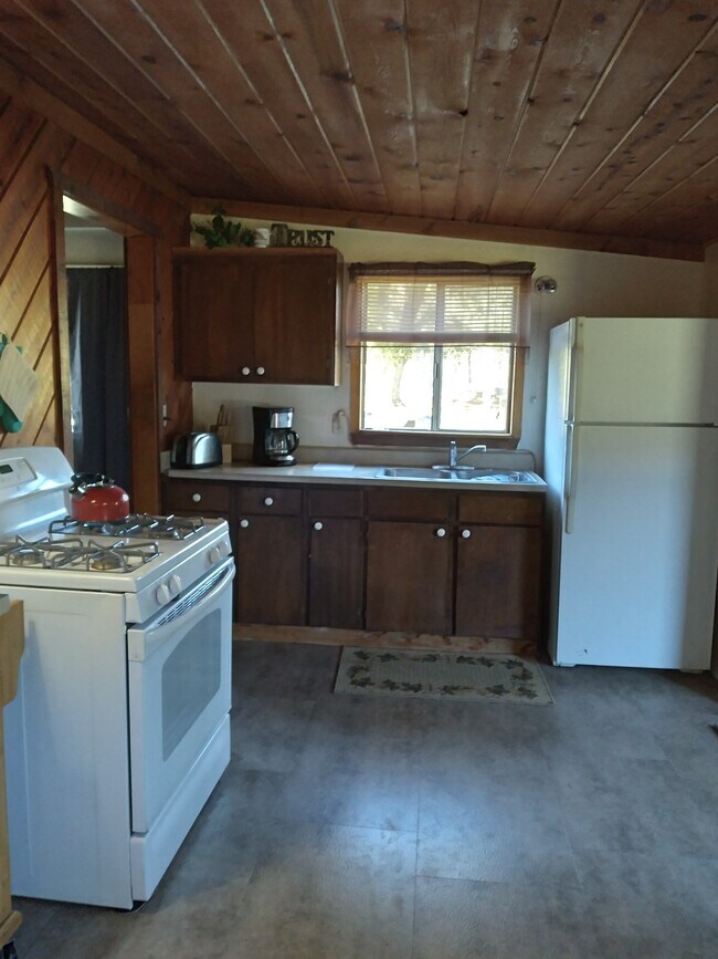 Building Photo - 4977 Parrotts Ferry Rd