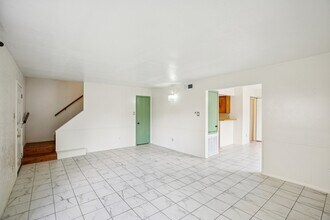 Building Photo - 8379 La Roche Ln