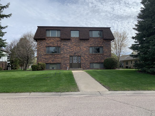 Building Front - 225 Heather Ln