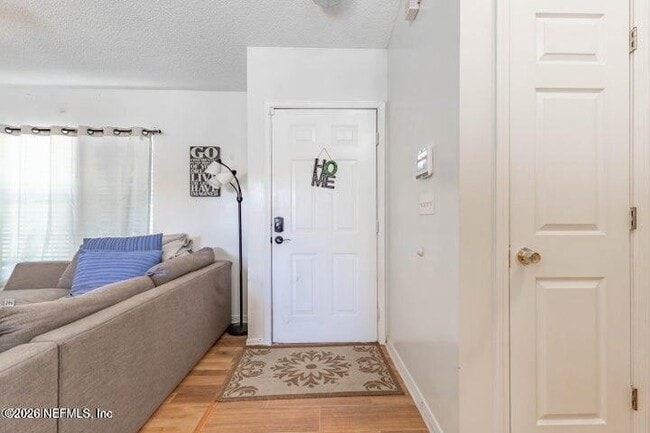 Foto del edificio - 8278 Sailmaker Ln