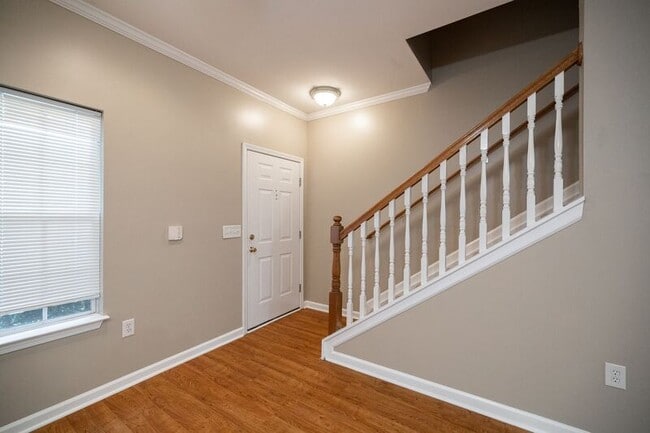 Building Photo - 205 Woodstone Dr