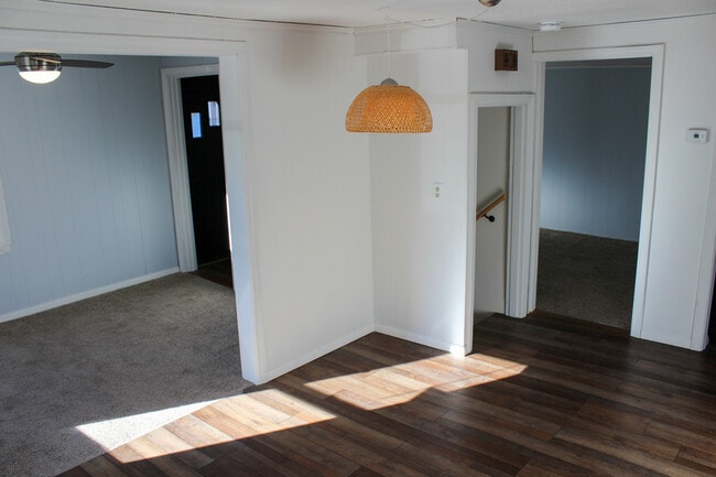 Comedor / Sala de estar - 6 Ryan Ave