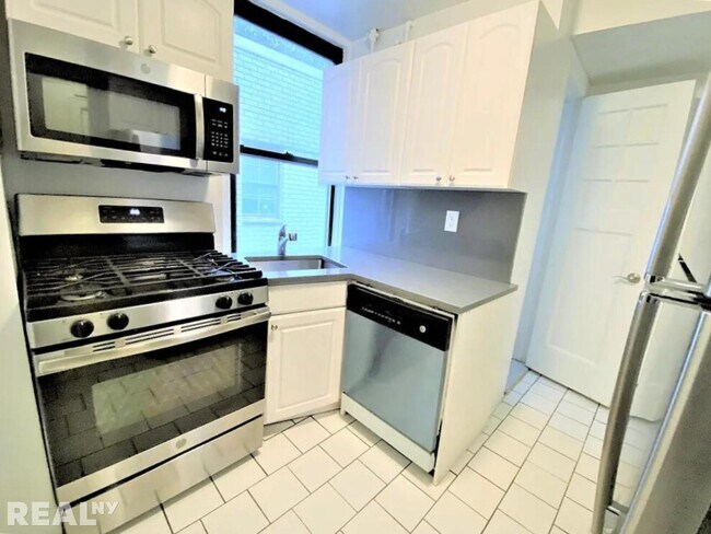Foto del edificio - 55 W 55th St