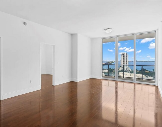 Foto del edificio - 3470 E Coast Ave