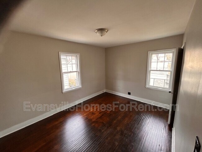 Foto del edificio - 1032 Covert Ave