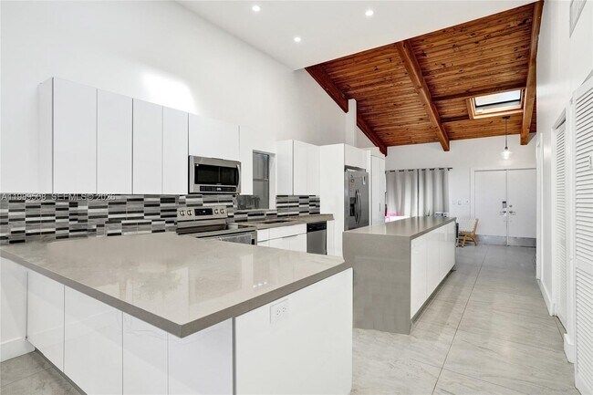 Foto del edificio - 2619 Parkview Dr S