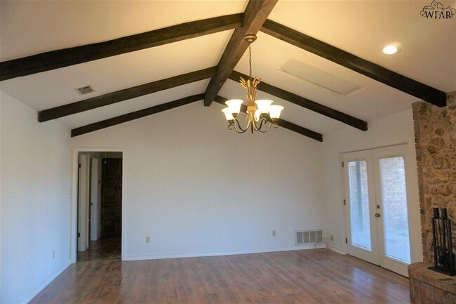 Building Photo - 5 Vera Ct