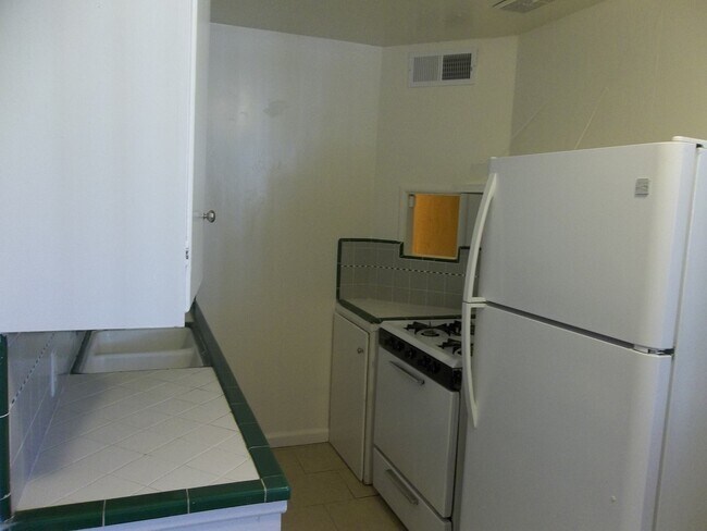 Building Photo - 1 Bedroom 1 Bath