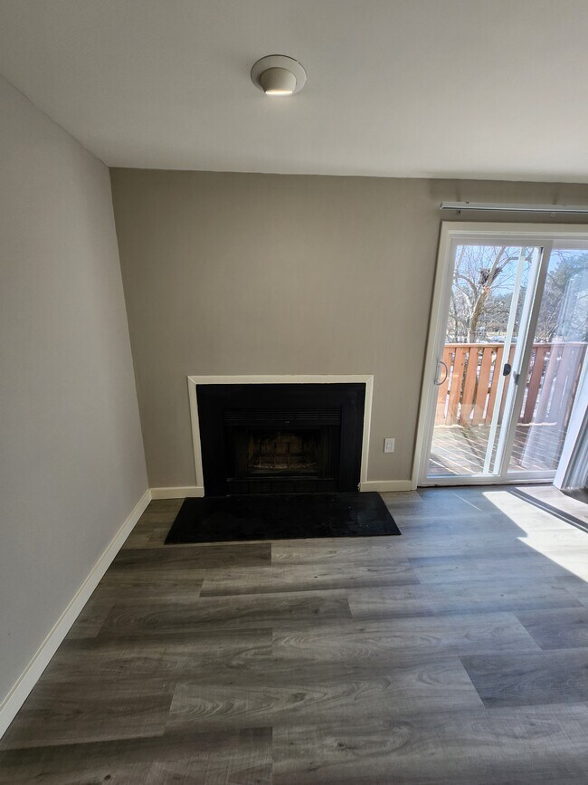 Building Photo - 2902 Ravens Crest Dr