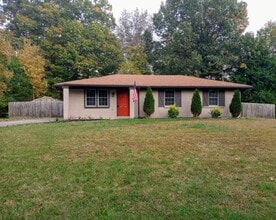 Building Photo - 407 Roselawn Dr