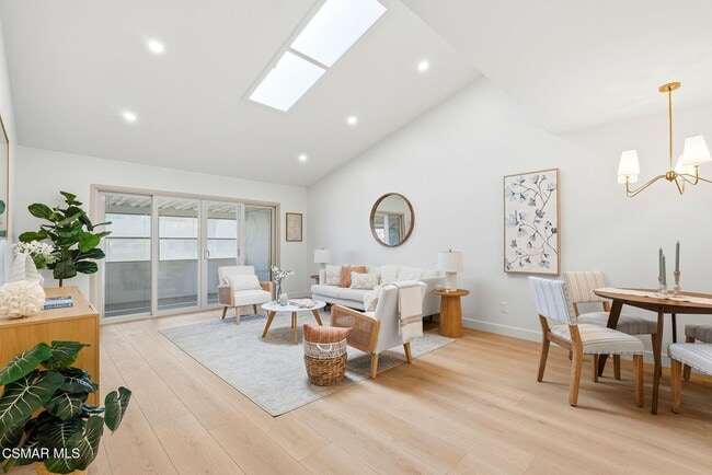 Foto del edificio - 5140 Village 5