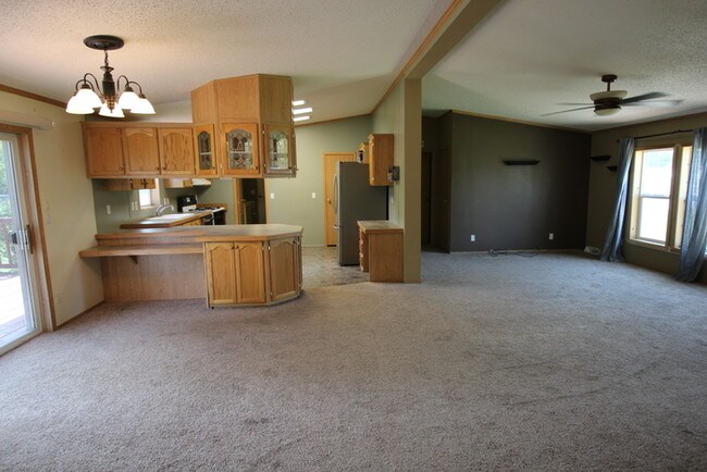 Building Photo - 9204 Snapdragon Dr