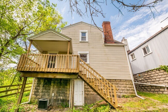 Foto del edificio - AVAILABLE AUGUST 1ST! DON'T MISS THIS BEAUTIFUL 2-BEDROOM HOME IN CLAIRTON!