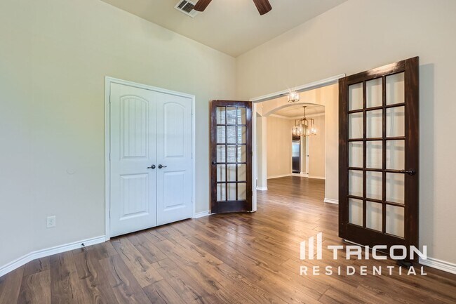 Foto del edificio - 1044 Lufkin Ln