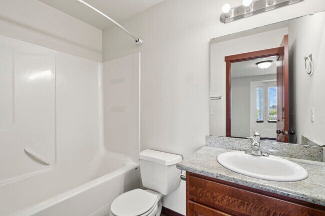 Foto del edificio - Beautiful Townhomes