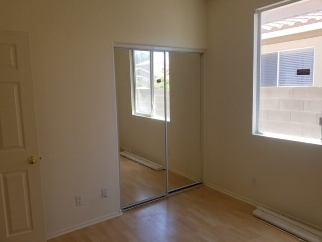 Building Photo - 2 Bedroom Home Located in Summerlin!