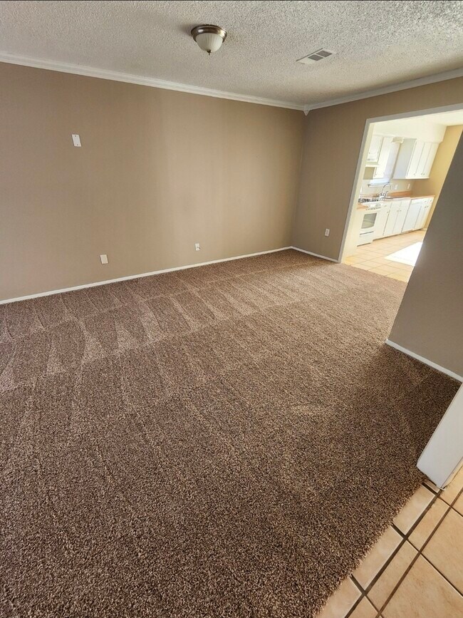 Foto del edificio - 3 bed 2 bath home