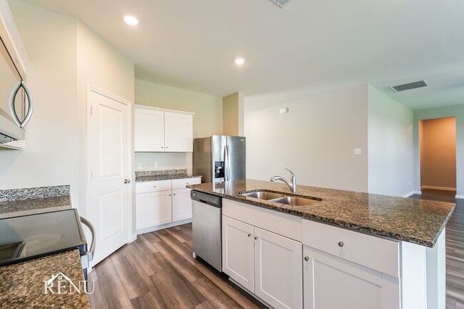 Building Photo - 13309 Wysong Dr