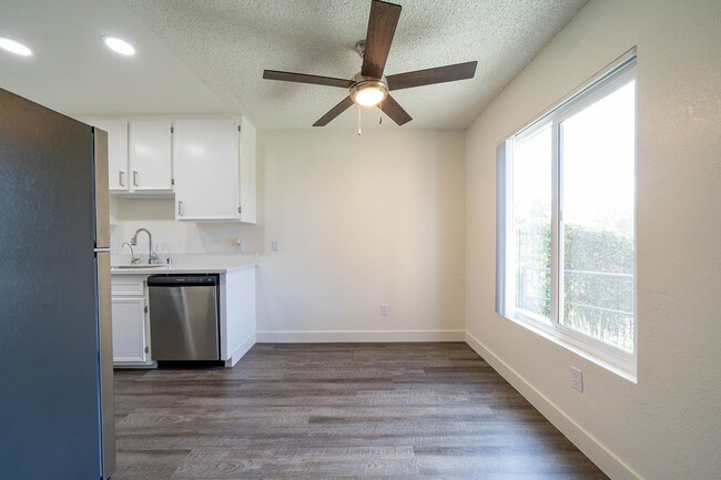 Foto del edificio - 1440 Oak Dr