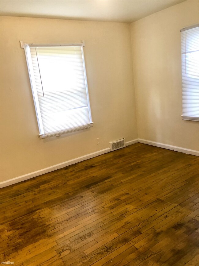 2 br, 1 bath House - 513 W Philadelphia Blvd photo'