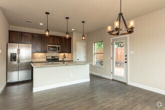 Building Photo - 817 Jameson St