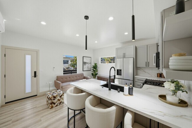 Foto del edificio - 422 Arbor Dr