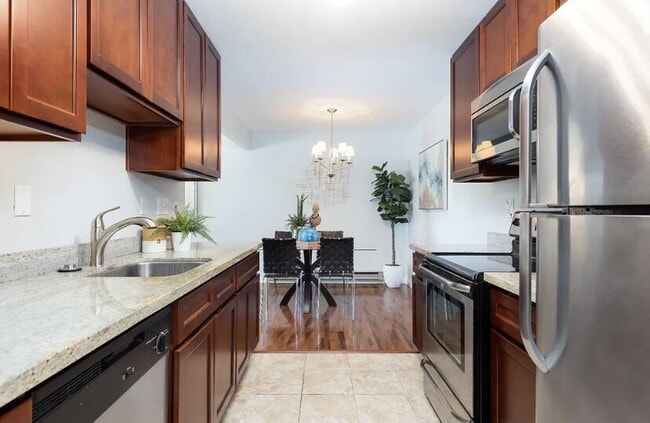 Building Photo - Centrally located one bedroom condo that w...