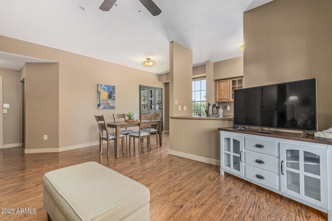 Foto del edificio - 14950 W Mountain View Blvd