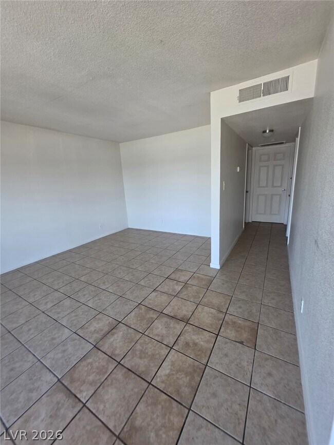 Foto del edificio - 412 W Monroe Ave