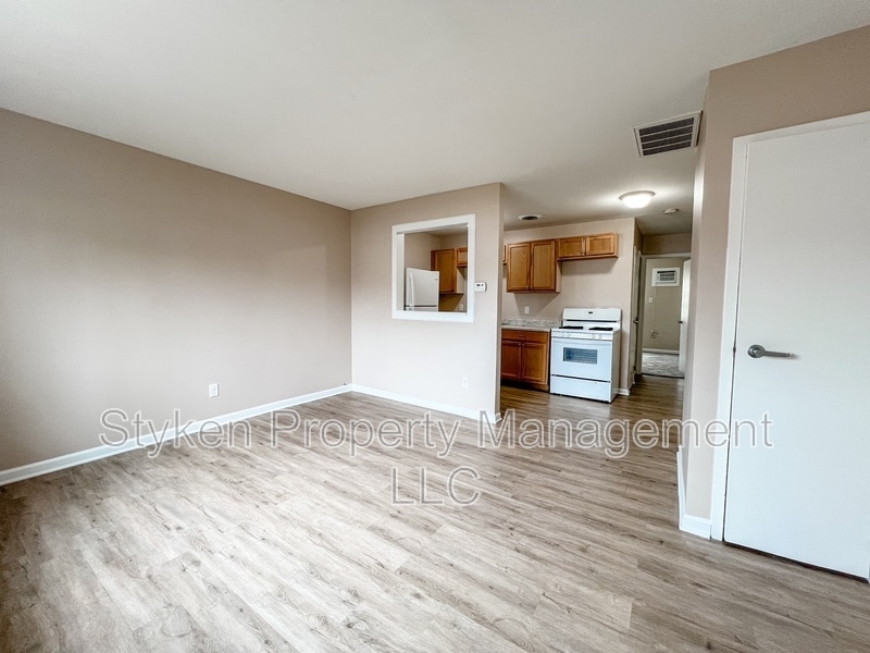 230 Tedmark Ct, Kankakee, IL 60901 Condo for Rent in Kankakee, IL