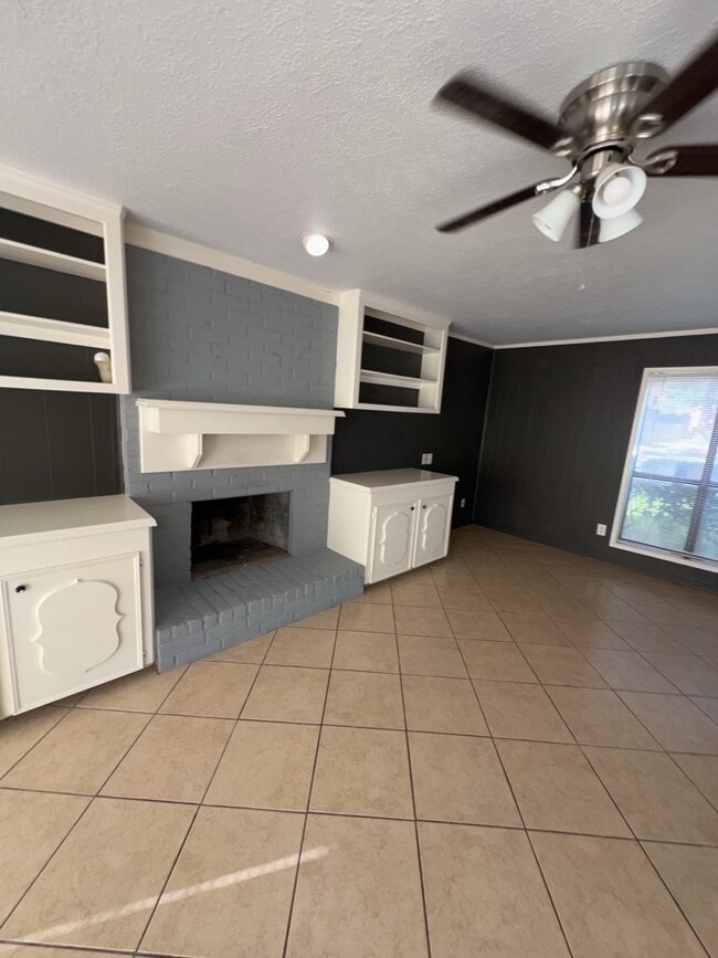 Building Photo - 10419 Autumn Harvest Dr