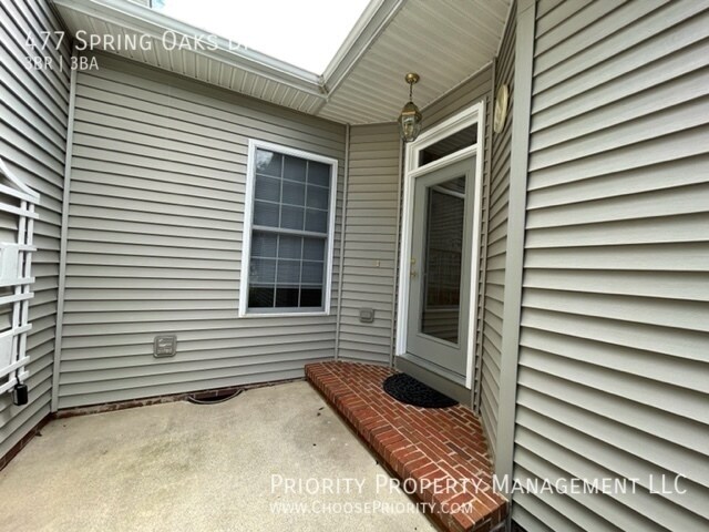 Building Photo - 3 Bedroom, 3 bath Duplex! Move in ready!