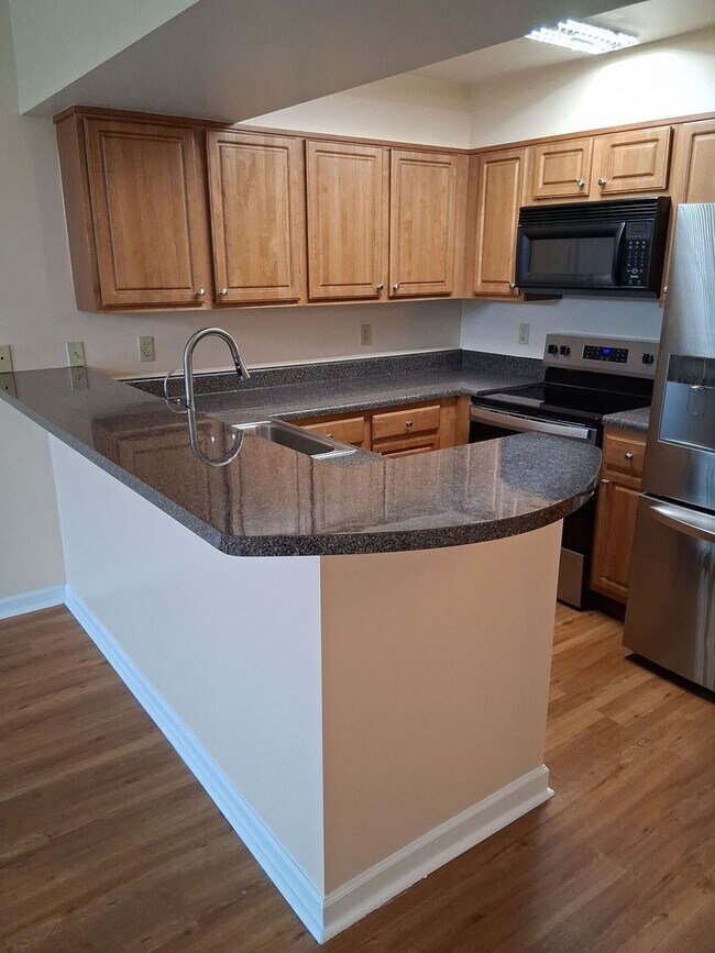 Building Photo - Laurel Station #307 - 3bed/2bath with awesome views of Laurel Avenue! $3350 monthly rent includes...