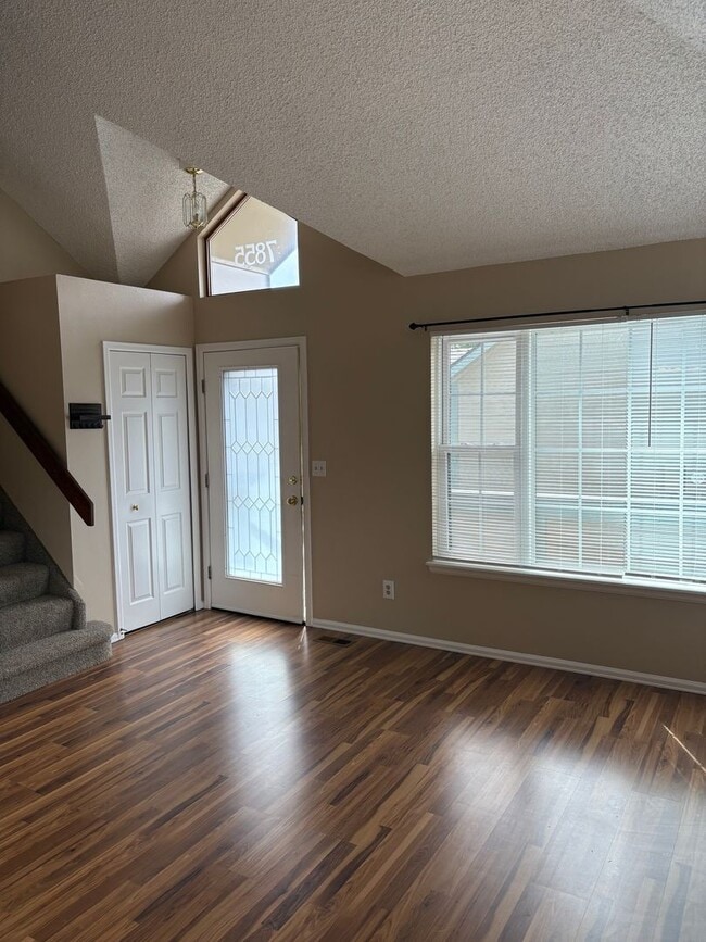 Building Photo - $1818 | 2BR/2BA | Dog Friendly Townhouse w...