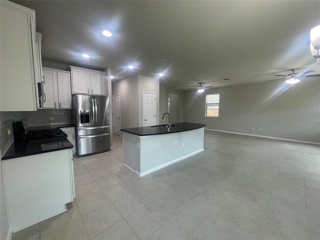 Building Photo - 11906 Farrier Ln