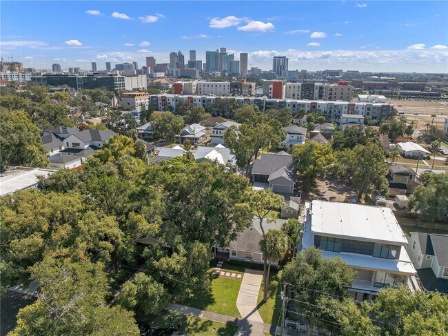 Foto del edificio - 314 W Frances Ave