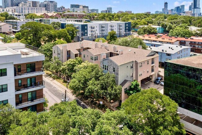 Building Photo - 2414 Longview St