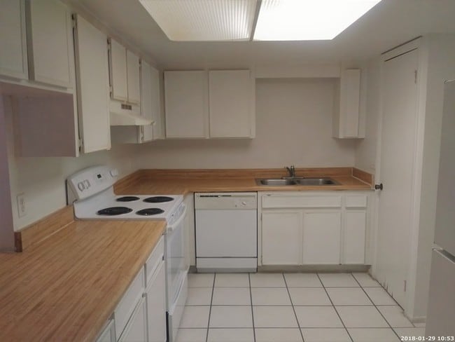 Building Photo - 9815 Barley Club Dr