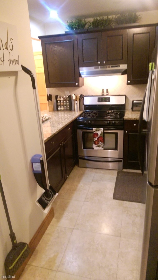 Building Photo - 2 br, 1 bath Apartment - Regency 4F