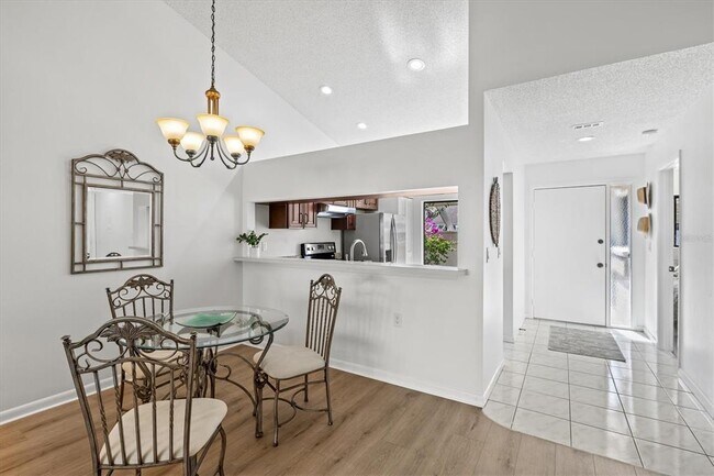 Foto del edificio - 5354 Myrtle Wood