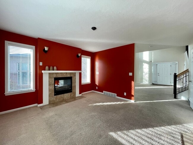 Building Photo - Spacious Midvale Townhome