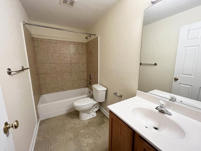 Foto del edificio - 75 Marblehead Rd