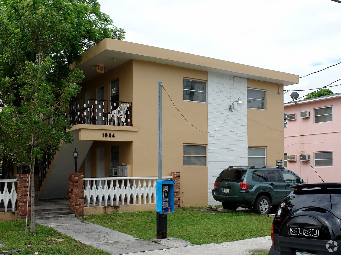 Foto del edificio - 1044 NW 6th St