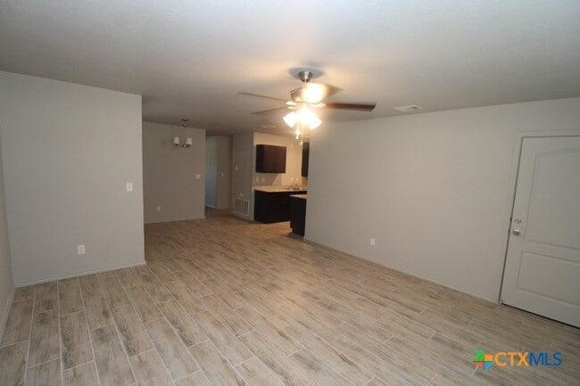 Building Photo - 131 Cameron Dr