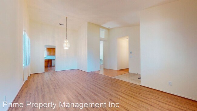 Building Photo - 3 br, 2 bath House - 1042 Calaveras Street