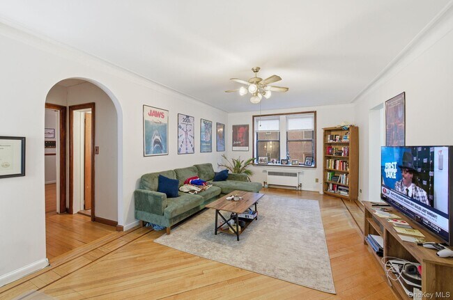 Foto del edificio - 1 Broad Pkwy