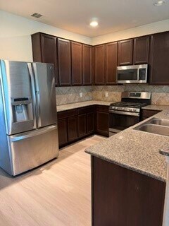 Foto del edificio - 18607 Windy Stone Dr