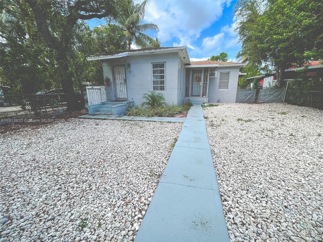 Foto principal - 55 NW 69th St