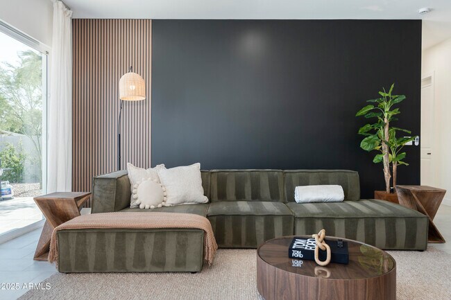 Foto del edificio - 5049 E Shaw Butte Dr