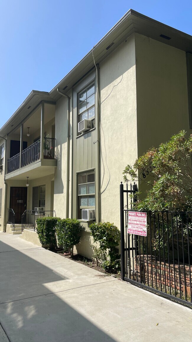RIGHT SIDE OF COMPLEX - 8536 Alcott St